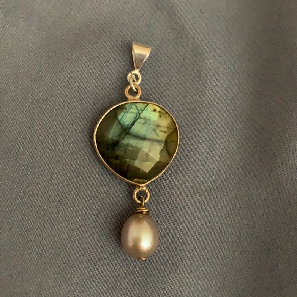 Labradorite and pearl pendant